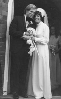 Wedding_Peter_&_Alison_Mackey_1972.jpg