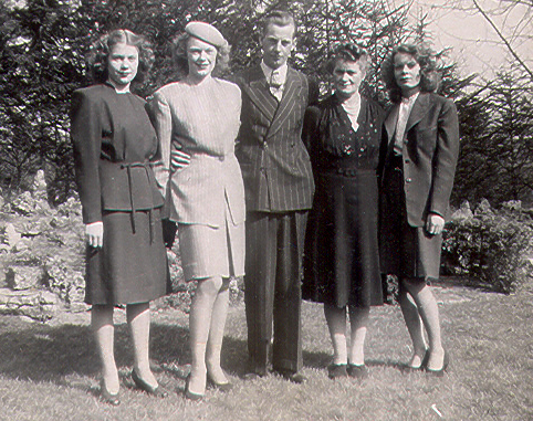 marie,_isabelle,douglas,granny,_sheila.jpg