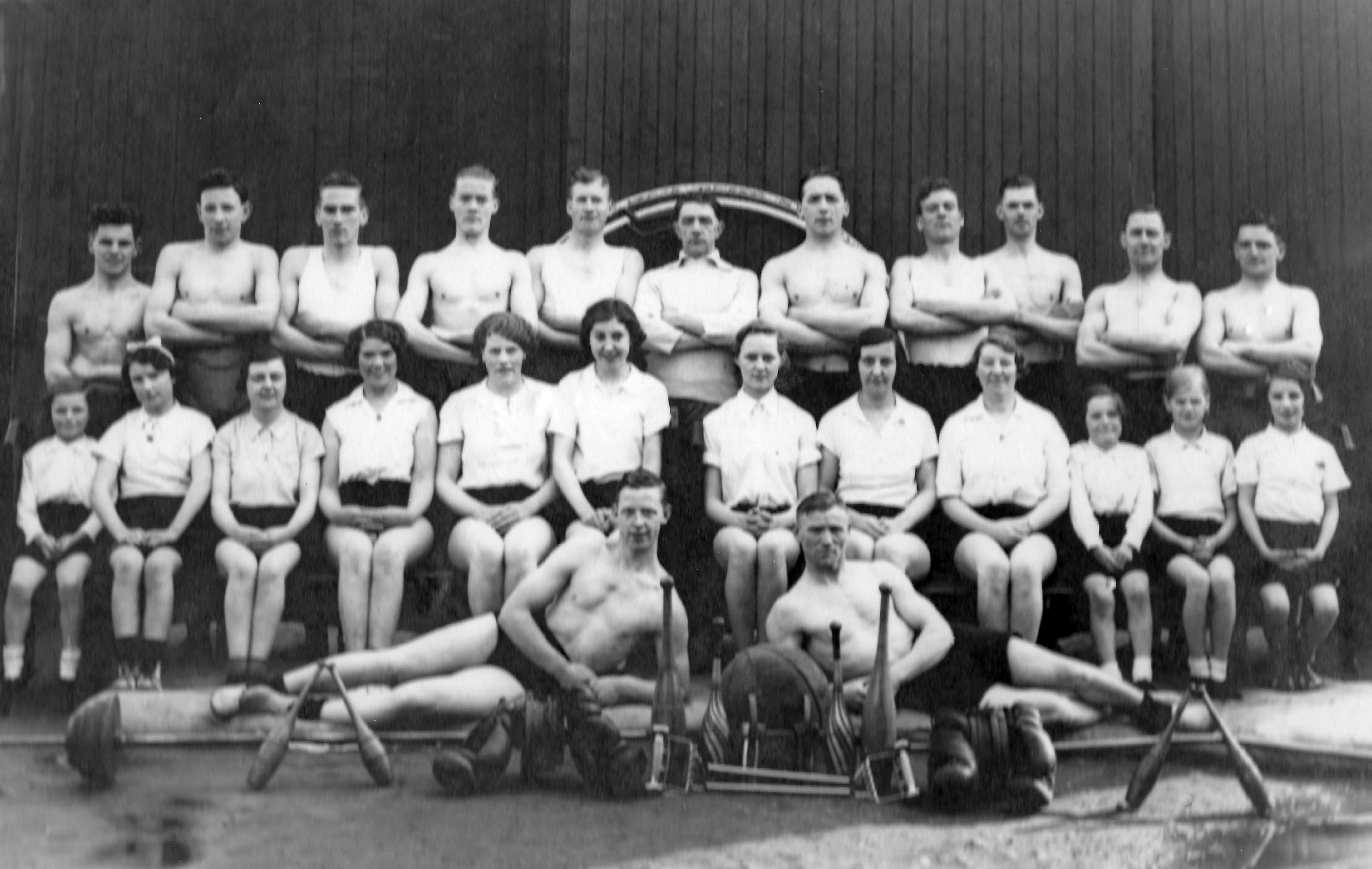 league of health and beauty, Haddington (Mae CRanston 4th btm left; Alex Cranston 4th top right).jpg