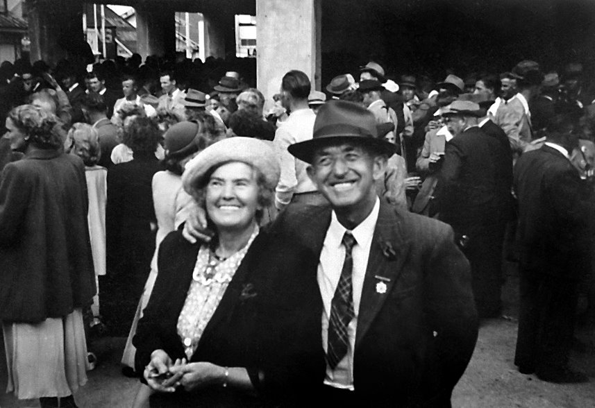 Agnes_and_John_McDowall_at_the_Highland_games.jpg