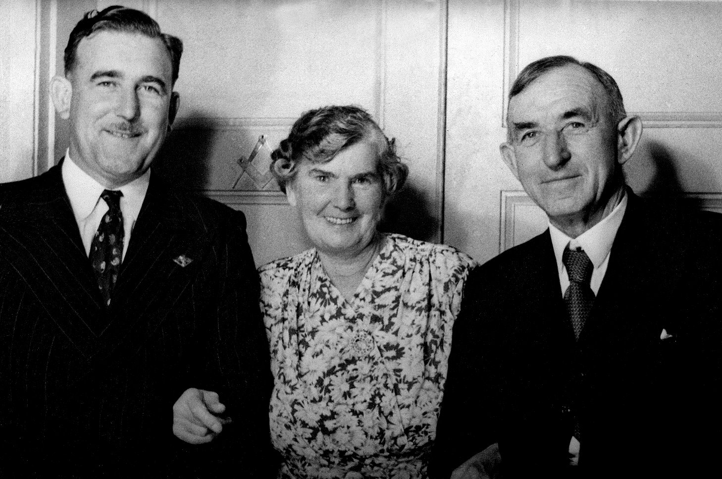 Andrew,_Agnes_&_John_McDowell_taken_at_Alex_(Cranston's)_21st_birthday_party.jpg Andrew,_Agnes_&_John_McDowell_taken_at_Alex_(Cranston's)_21st_birthday_party.jpg