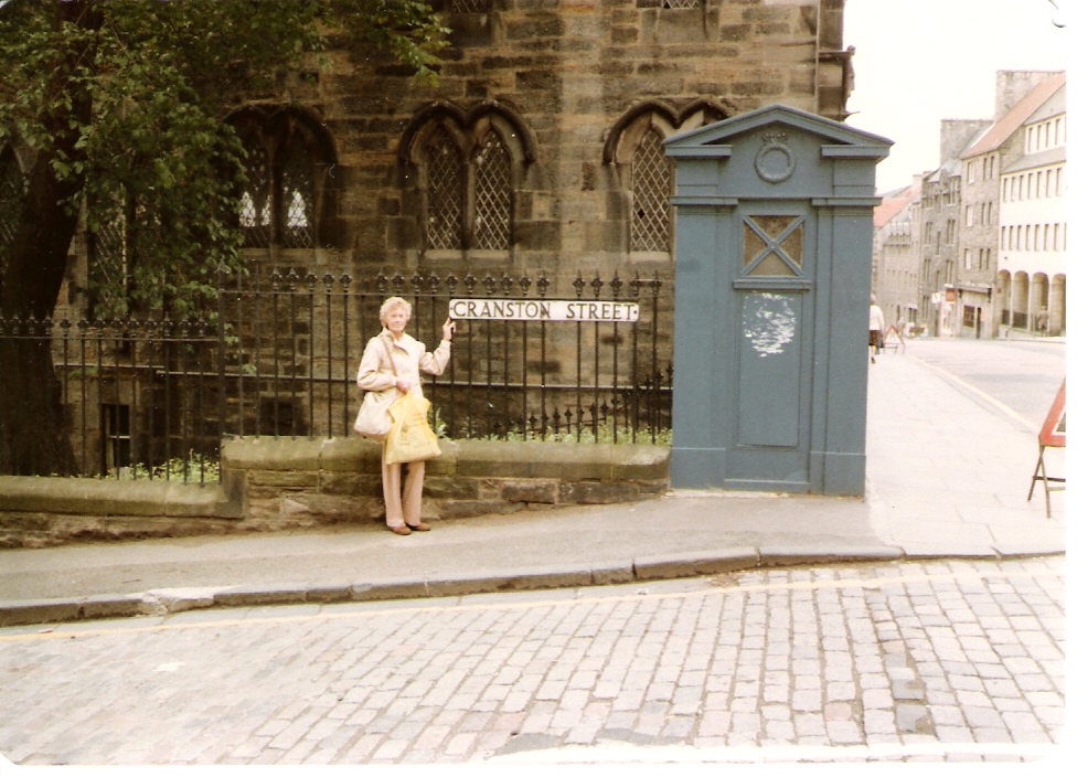 Isabelle_Rowbottom_(Weir)_1985_on_Cranston_St._Edinburgh.jpg