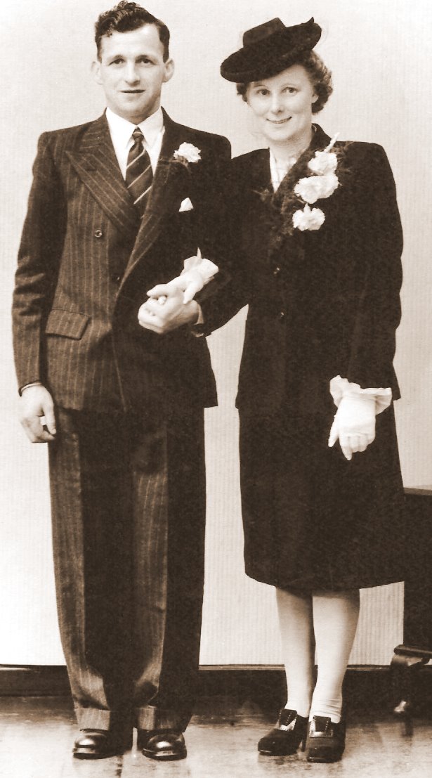 James_Cranston's_daughter_Greta_and_husband_Bill_Kirkpatrick.jpg