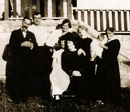 John_Morrison,John_&_Agnes_McDowall_with_Heather,Elizabeth_Cranston_holding_,_Fr_Annie_Cranston_and_Jean_Cranston_Bob's_wife_C_1924.jpg John_Morrison,John_&_Agnes_McDowall_with_Heather,Elizabeth_Cranston_holding_,_Fr_Annie_Cranston_and_Jean_Cranston_Bob's_wife_C_1924.jpg