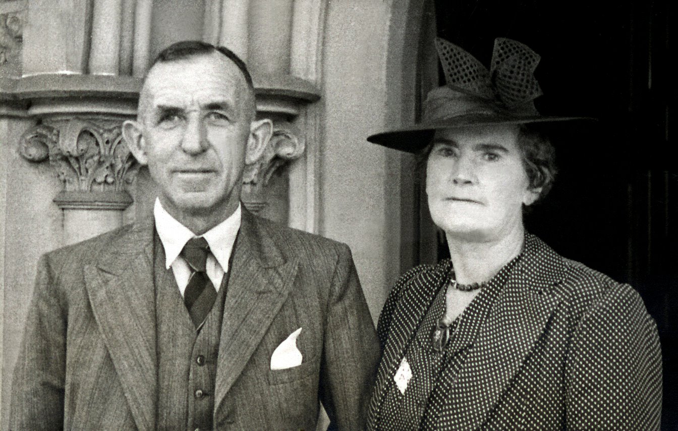 John_and_Agnes_McDowall_-_Dec,_1943.jpg