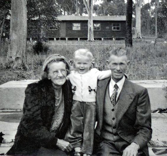 Matilda_Cranston,granddaughter_unknown_and_George_Cranston.jpg