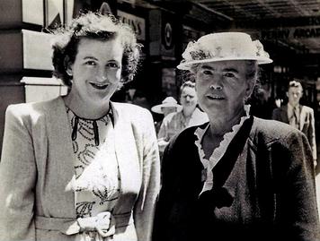 Heather_&_Agnes_McDowall_(1949).jpg