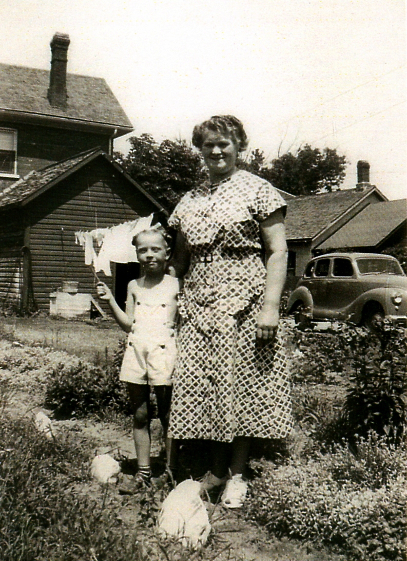 Mary_&_Sandra_Weir_1950.jpg