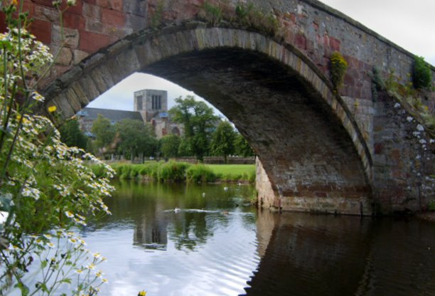 St_Mary's_and_the_Nungate_Bridge.jpg